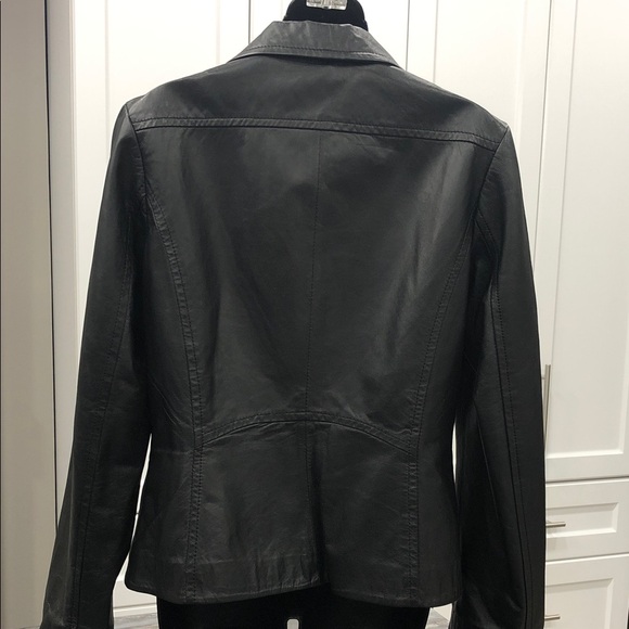 Danier Women’s Genuine Leather Blazer – Black – Size Medium - Picture 6 of 14